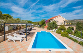 Amazing Home In Milna With Outdoor Swimming Pool